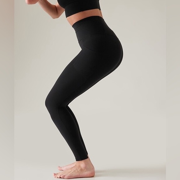 ATHLETA Salutation Stash Tight NWT - SMALL - Picture 3 of 7